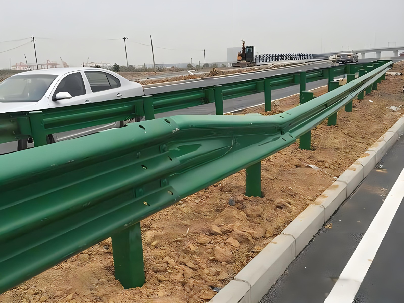 和田高速波形护栏板日常维护方案确保道路安全新举措