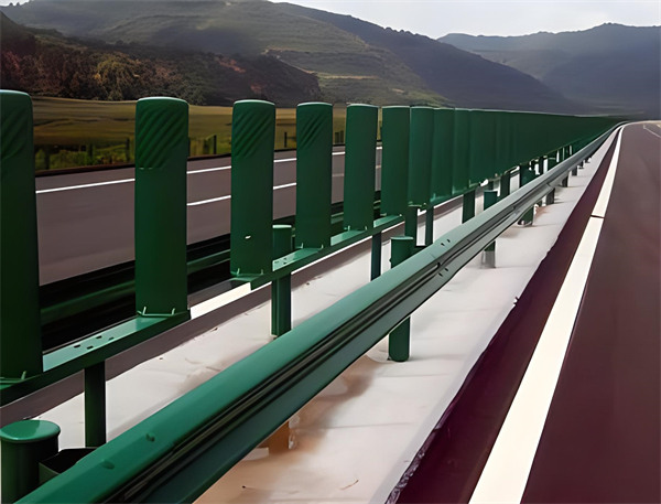 和田三波护栏板在高速公路的应用